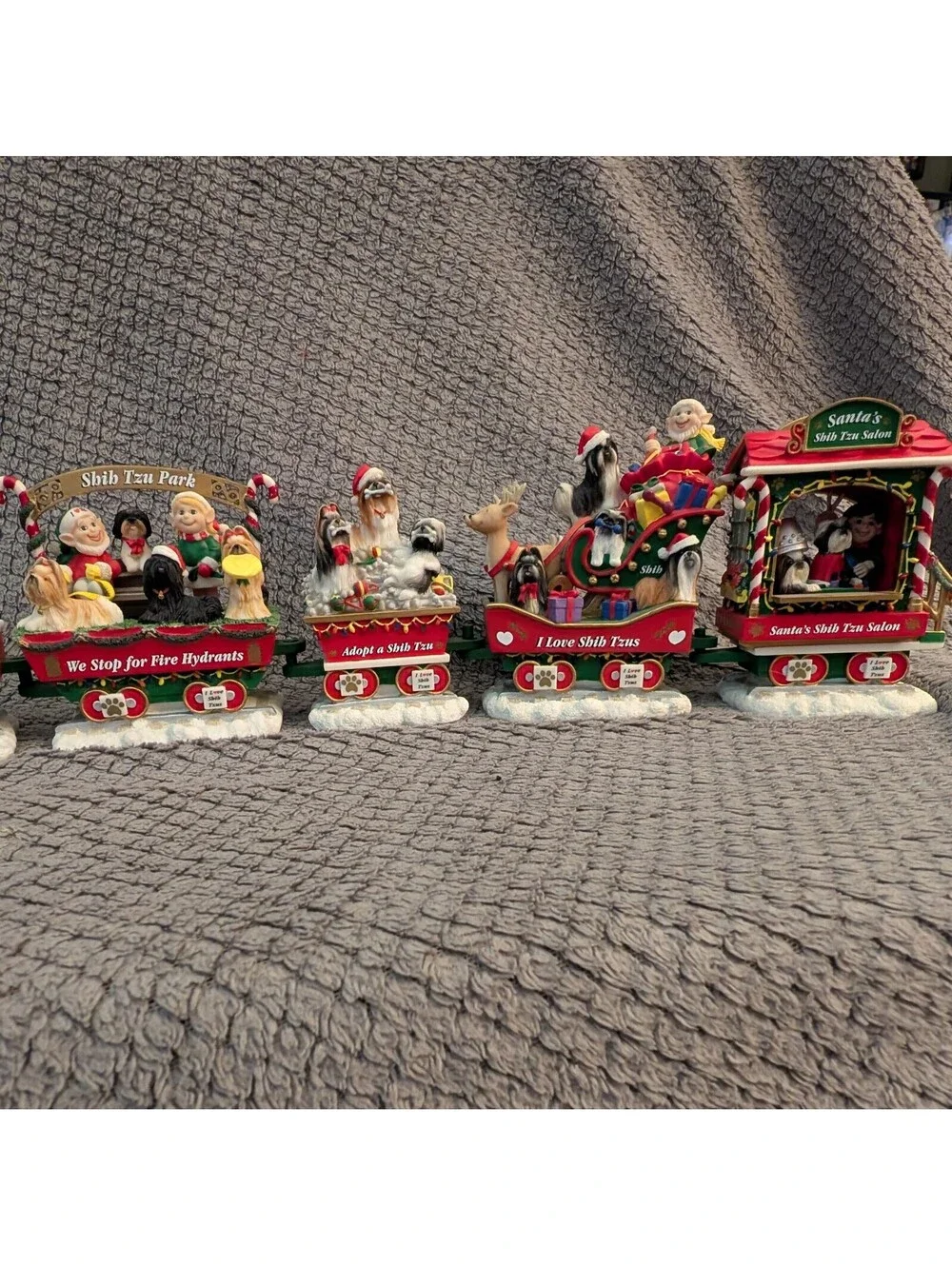 Danbury Mint Shih Tzu Christmas Express 7Piece Holiday Train Set Dog Collectible